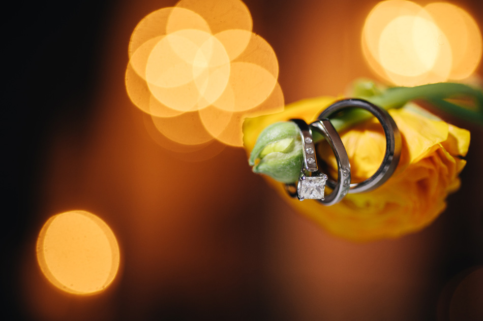 wedding rings macro photography