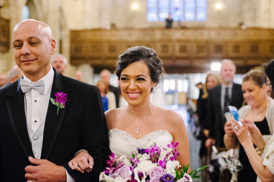 brides give daughter away